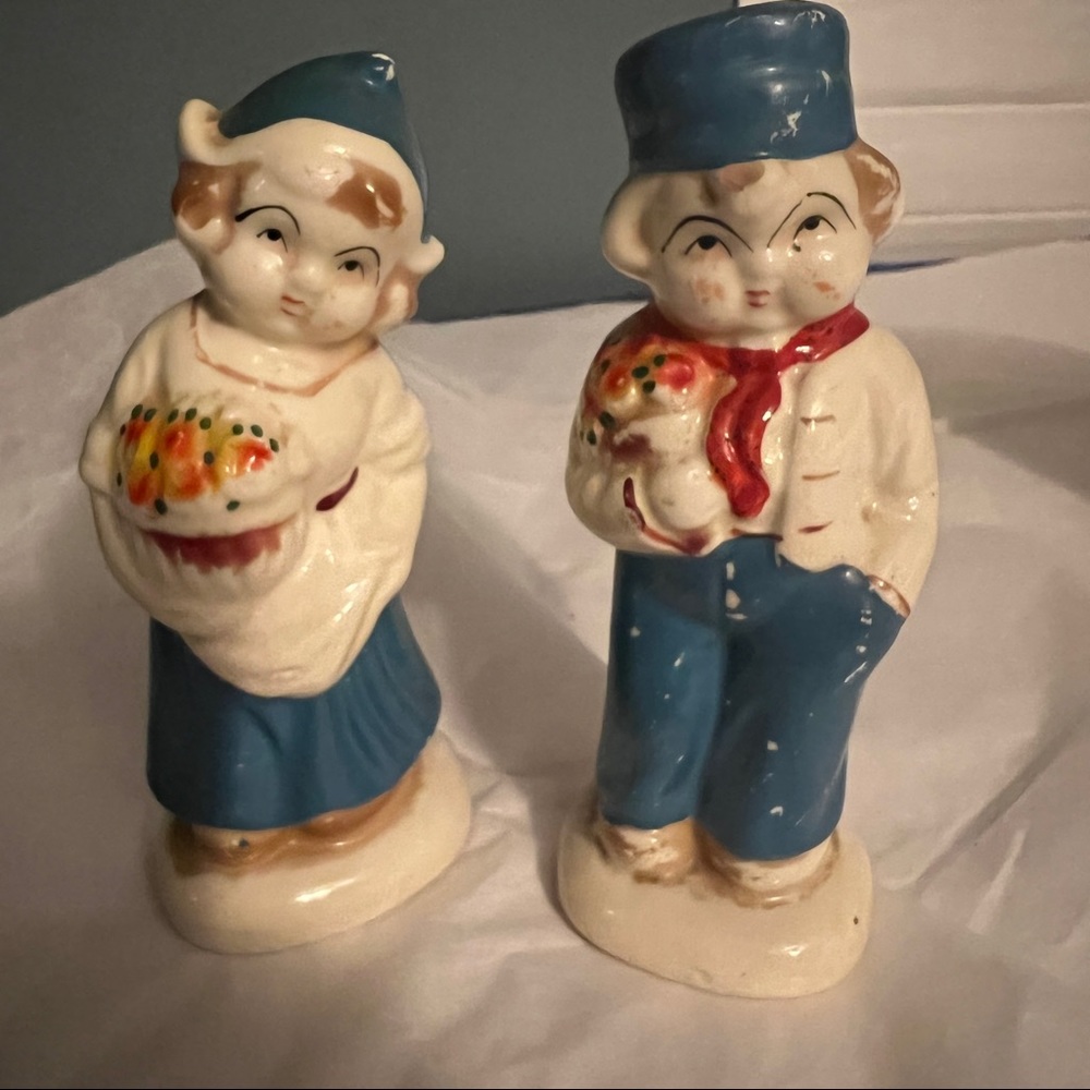 Vintage Dutch Boy and Girl Salt and Pepper Shakers Made in Japan 5”